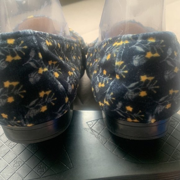 CAbi Carnaby Women's Blue Floral Velvet Loafer Shoe Size 9 Work Casual Career - Picture 13 of 16